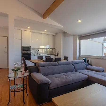 Classy Two Bedroom View Appartamento Lisbona