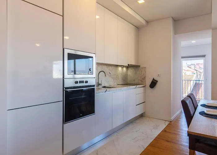 Classy Two Bedroom View Appartement *