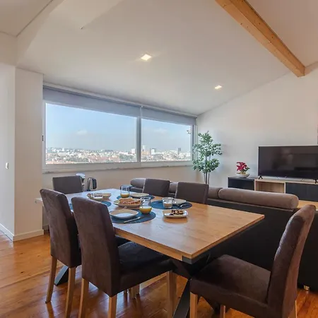 アパート Classy Two Bedroom View リスボン
